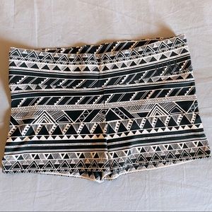 VS Pink Tribal Aztec Yoga Shorts Size Medium